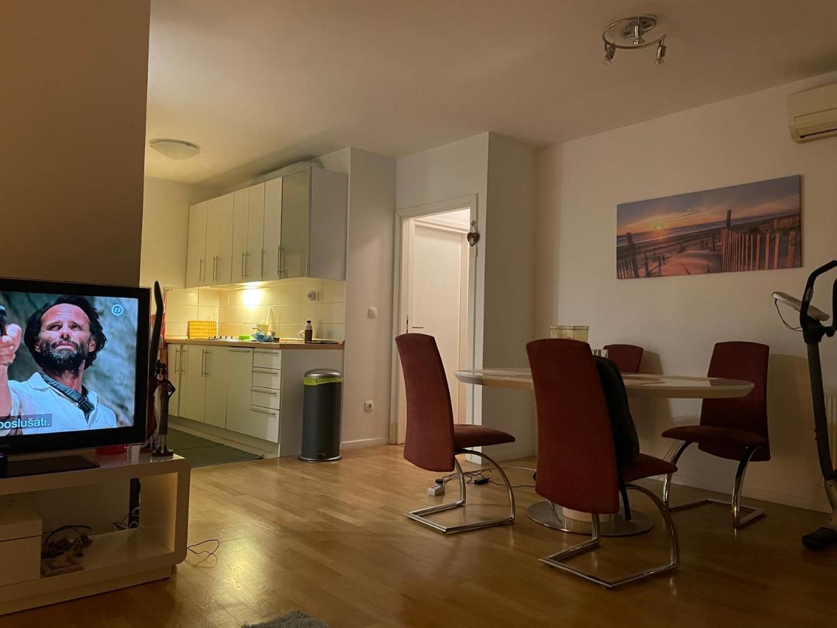 Apartment Lovely Modern - Jarun