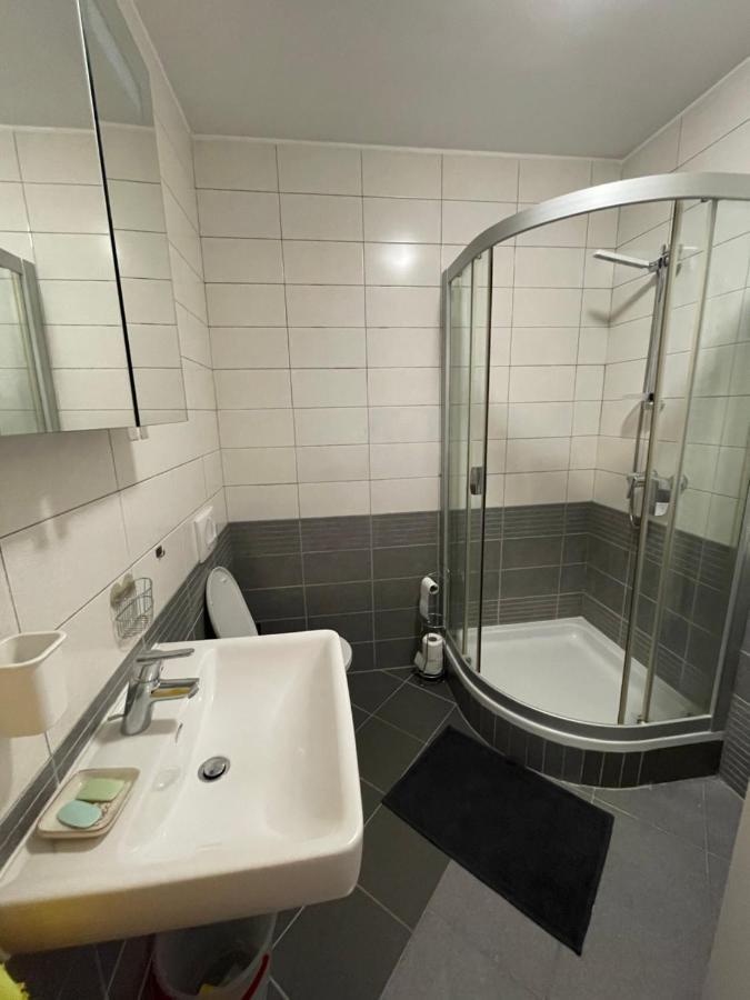 Lovely Modern - Jarun